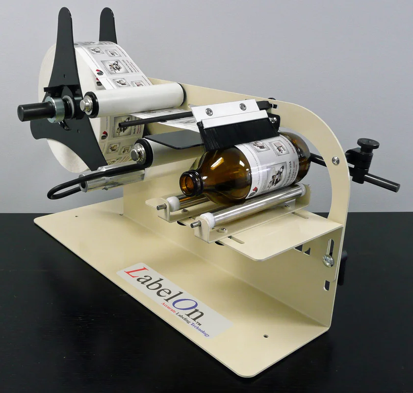 Manual Round Bottle Labeler web lmage